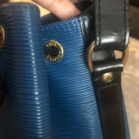 LV Epi Noe Petit Blue bucket - Picture 4 of 9